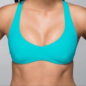 Lululemon Women’s SZ 2 Shanti Surf Bikini Top GUC